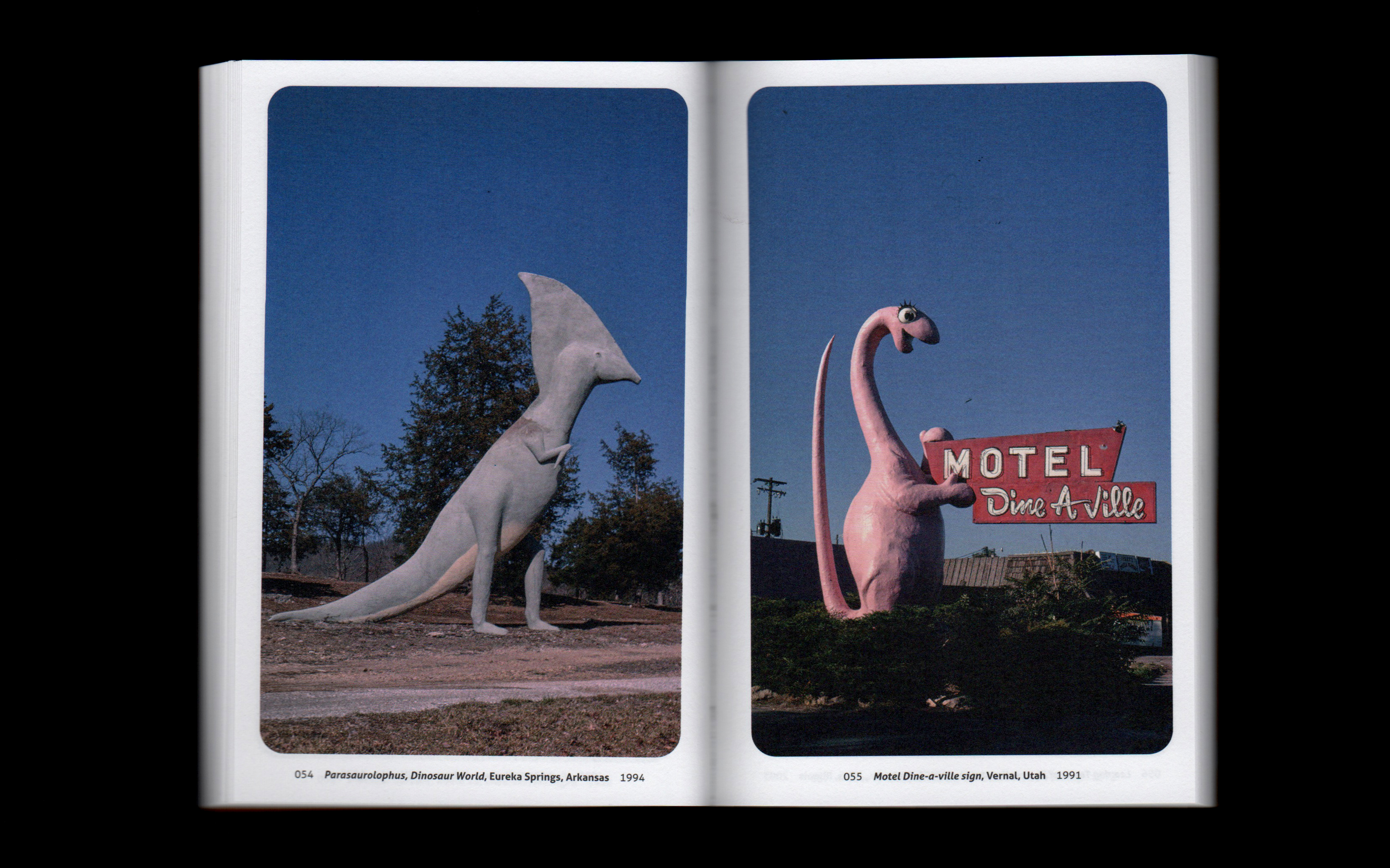 Éditions B2, double spread pages